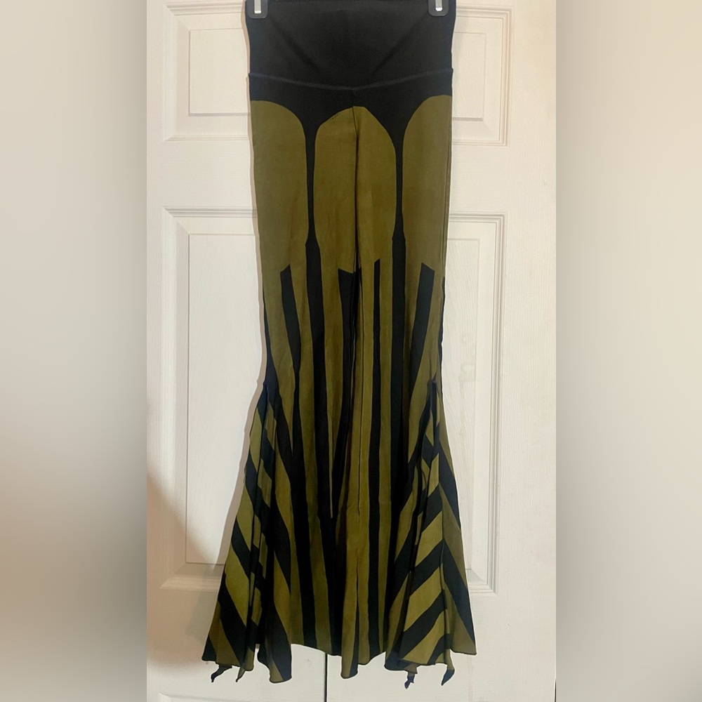 Melophoenix Black and Green Garter Pants